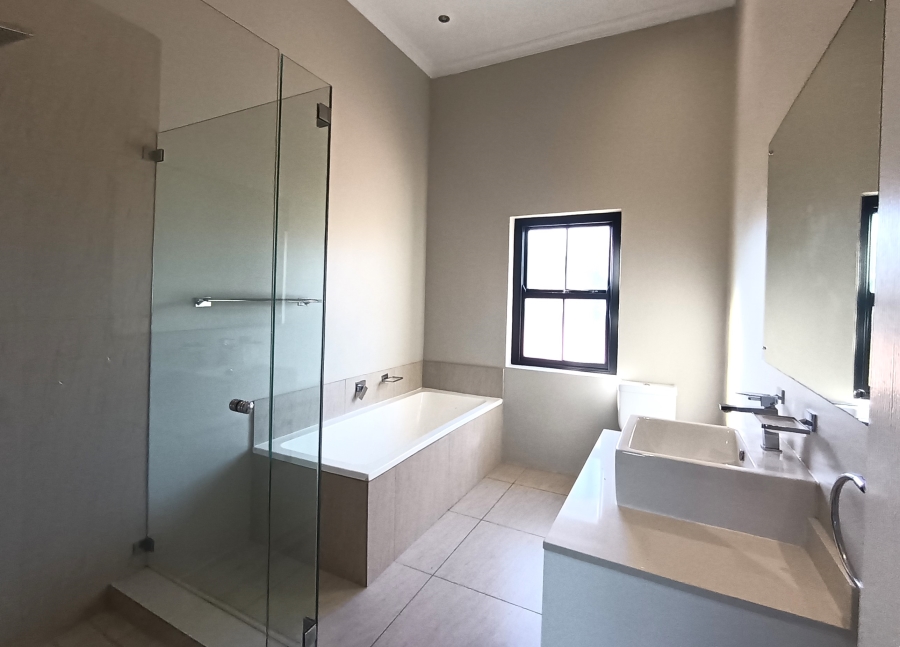 To Let 4 Bedroom Property for Rent in Atlantic Beach Golf Estate Western Cape